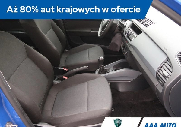 Skoda Fabia cena 33000 przebieg: 137602, rok produkcji 2018 z Lądek-Zdrój małe 277